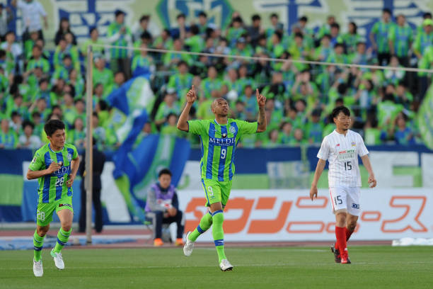 shonan-bellmare-vs-gamba-osaka-tip-bong-da-25-4-2018 2