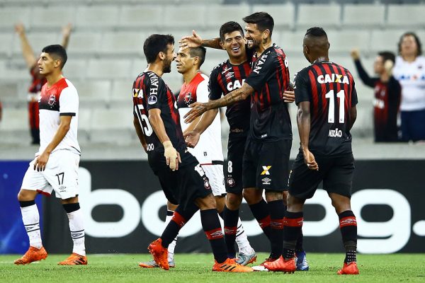 newells-old-boys-vs-atl-paranaense-tip-bong-da-11-5-2018 2