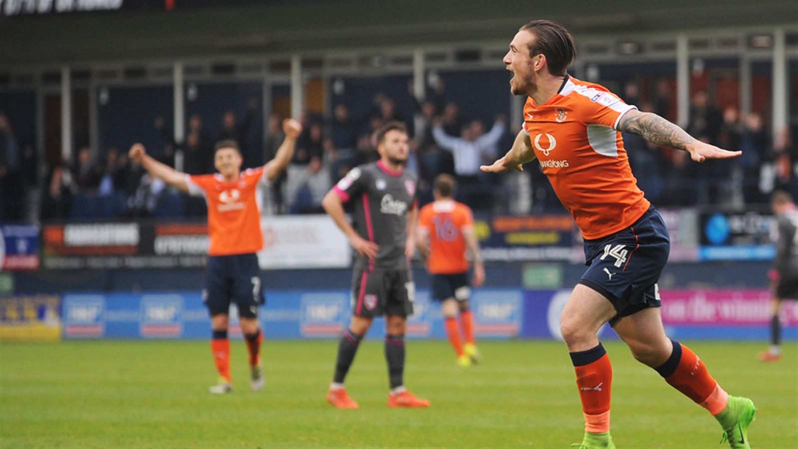 luton-town-vs-sheffield-wednesday-–-tip-bong-da-16-1-2019 2