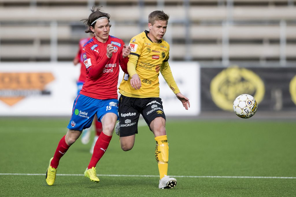 170503 Elfsborgs Anton Thorsson och Helsingborgs Max Svensson under fotbollsmatchen i U21 Allsvenskan mellan Elfsborg och Helsingborg den 3 maj 2017 i Borås. Foto: JÖRGEN JARNBERGER / BILDBYRÅN / Kod JJ / Cop 112