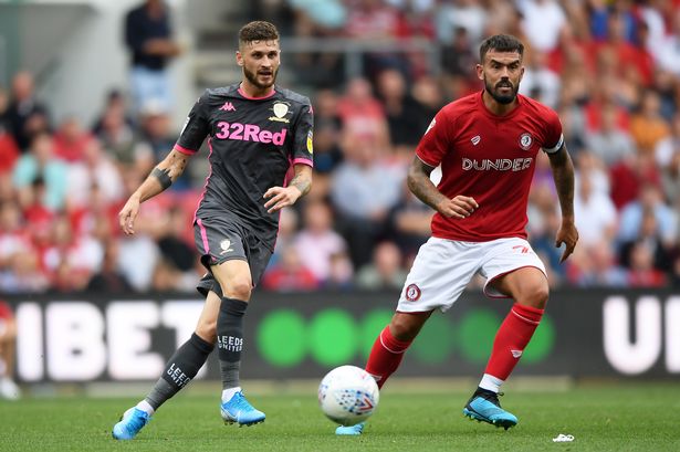 leeds-united-vs-charlton-01h30-ngay-23-07-2