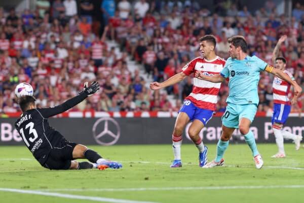 Nhận định Barcelona vs Granada