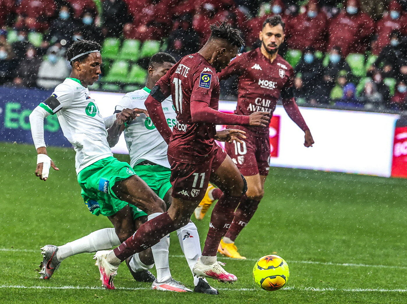 Tip kèo bóng đá trận Metz vs Saint Etienne uk88