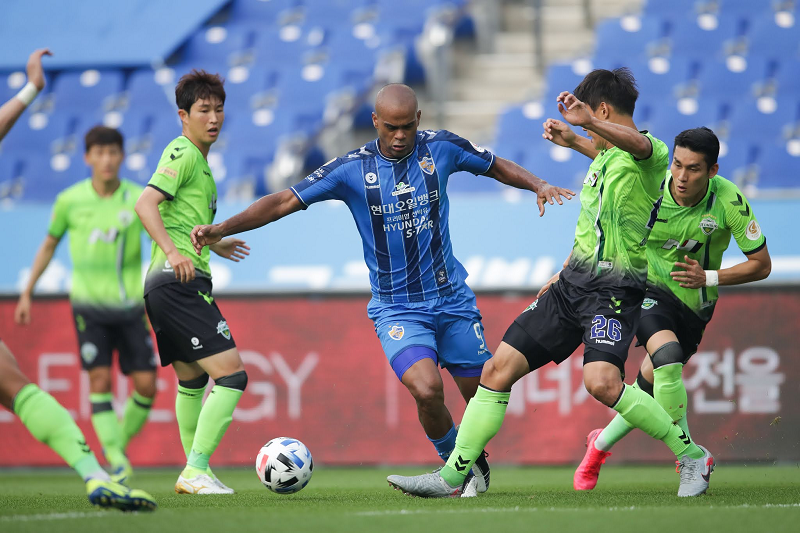 Tip kèo bóng đá trận Ulsan Hyundai vs Jeonbuk uk88