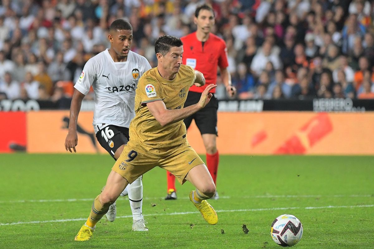 Nhà cái 8LIVE dự đoán tỷ số trận đấu - Valencia vs Barcelona