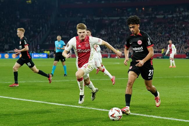 Màn đụng độ Eintracht Frankfurt vs Ajax