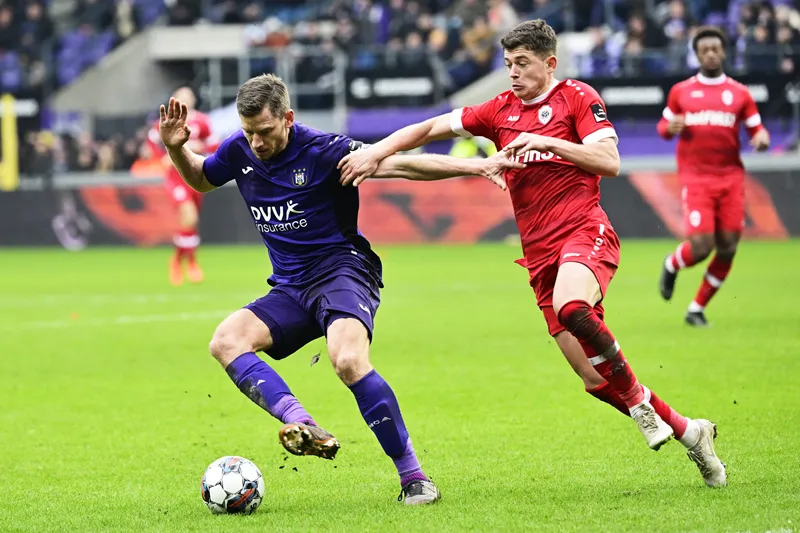 Tip kèo bóng đá trận Royal Antwerp vs Anderlecht uk88