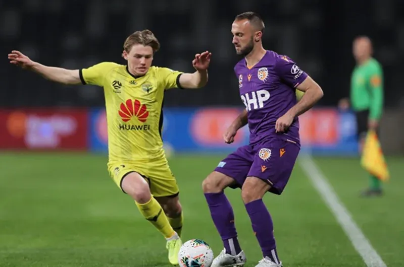 Tip kèo bóng đá trận Wellington Phoenix vs Perth Glory uk88