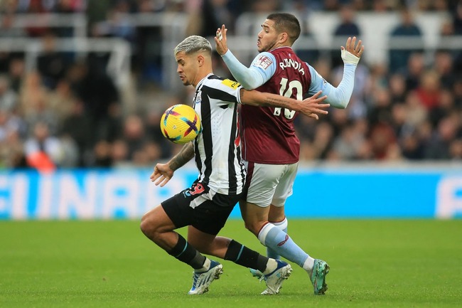 Màn đụng độ Aston Villa vs Newcastle