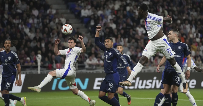 Màn đụng độ Manchester United vs Lyon