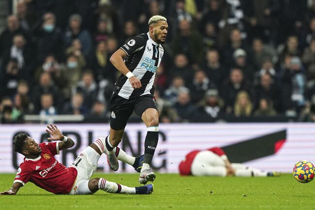 Màn đụng độ Newcastle vs Manchester United
