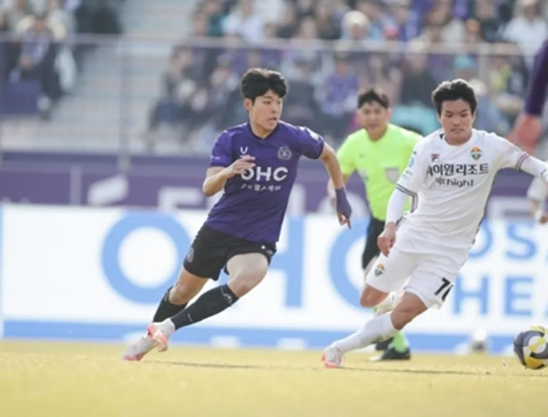 Tip kèo bóng đá trận Gangwon vs Anyang FC uk88