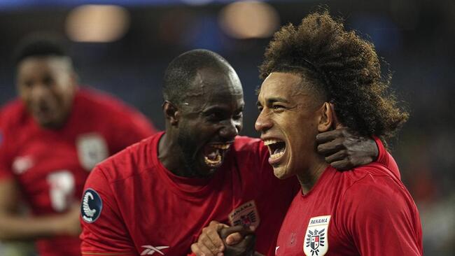 Màn đụng độ Panama vs Jamaica