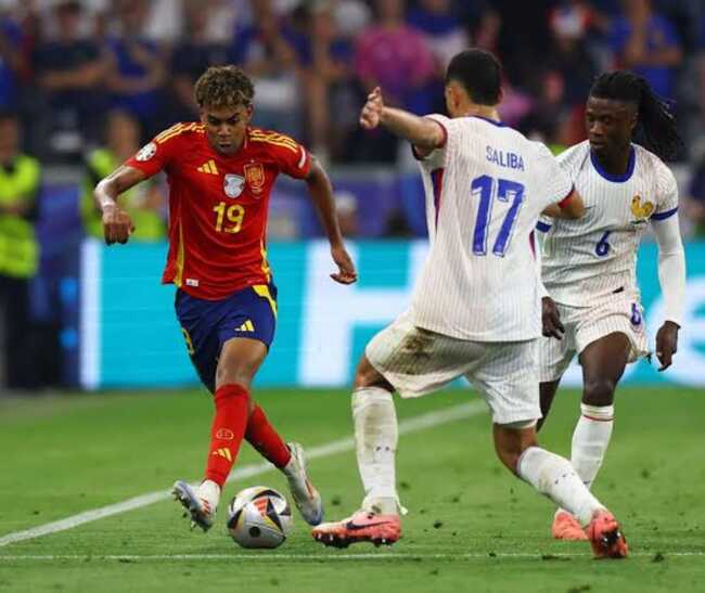 Màn đụng độ Tây Ban Nha vs Pháp