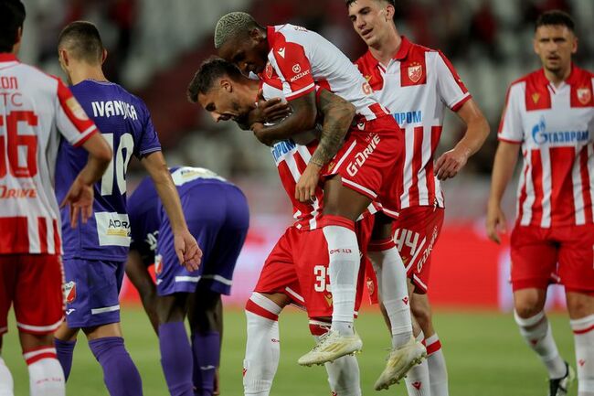 Màn đụng độ Lincoln Red Imps FC vs Crvena Zvezda