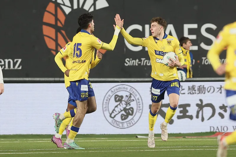 Nhận định bóng đá trận Sint-Truiden vs KAA Gent uk88