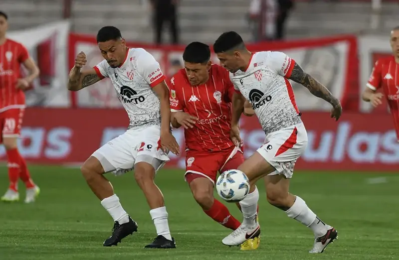 Tip kèo bóng đá trận Instituto Cordoba vs Huracan uk88 