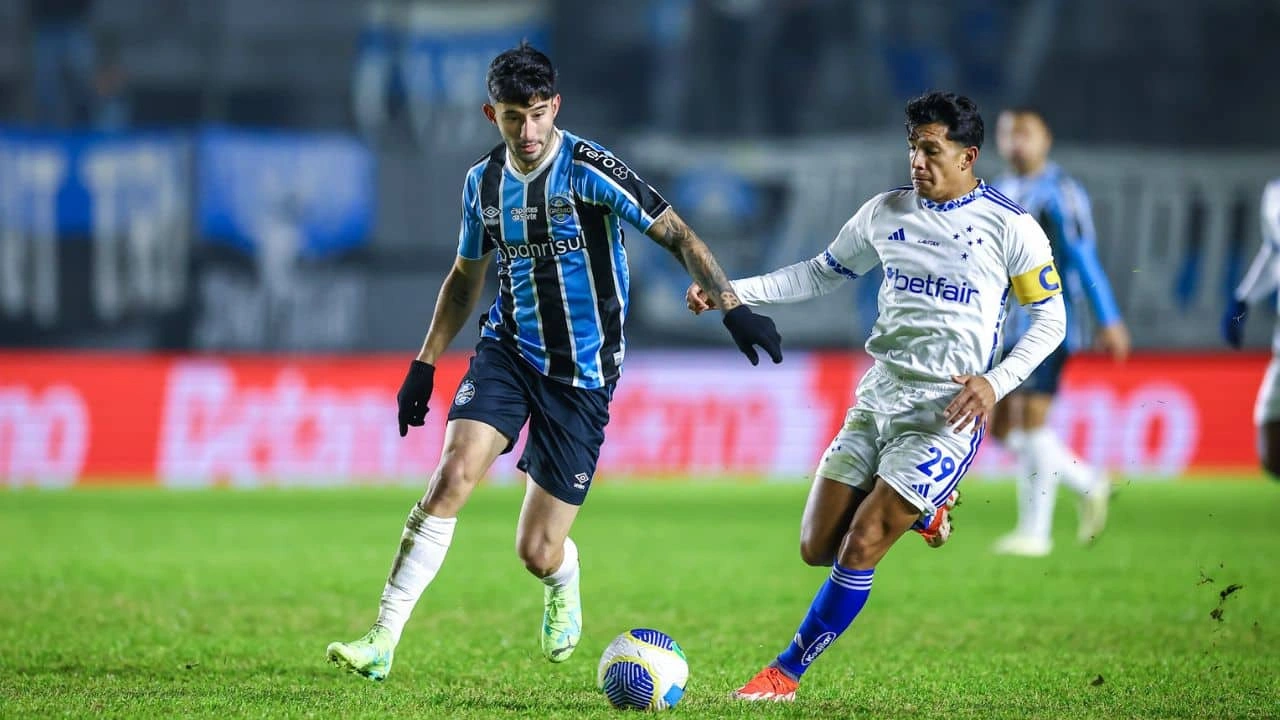 Trước giờ bóng lăn