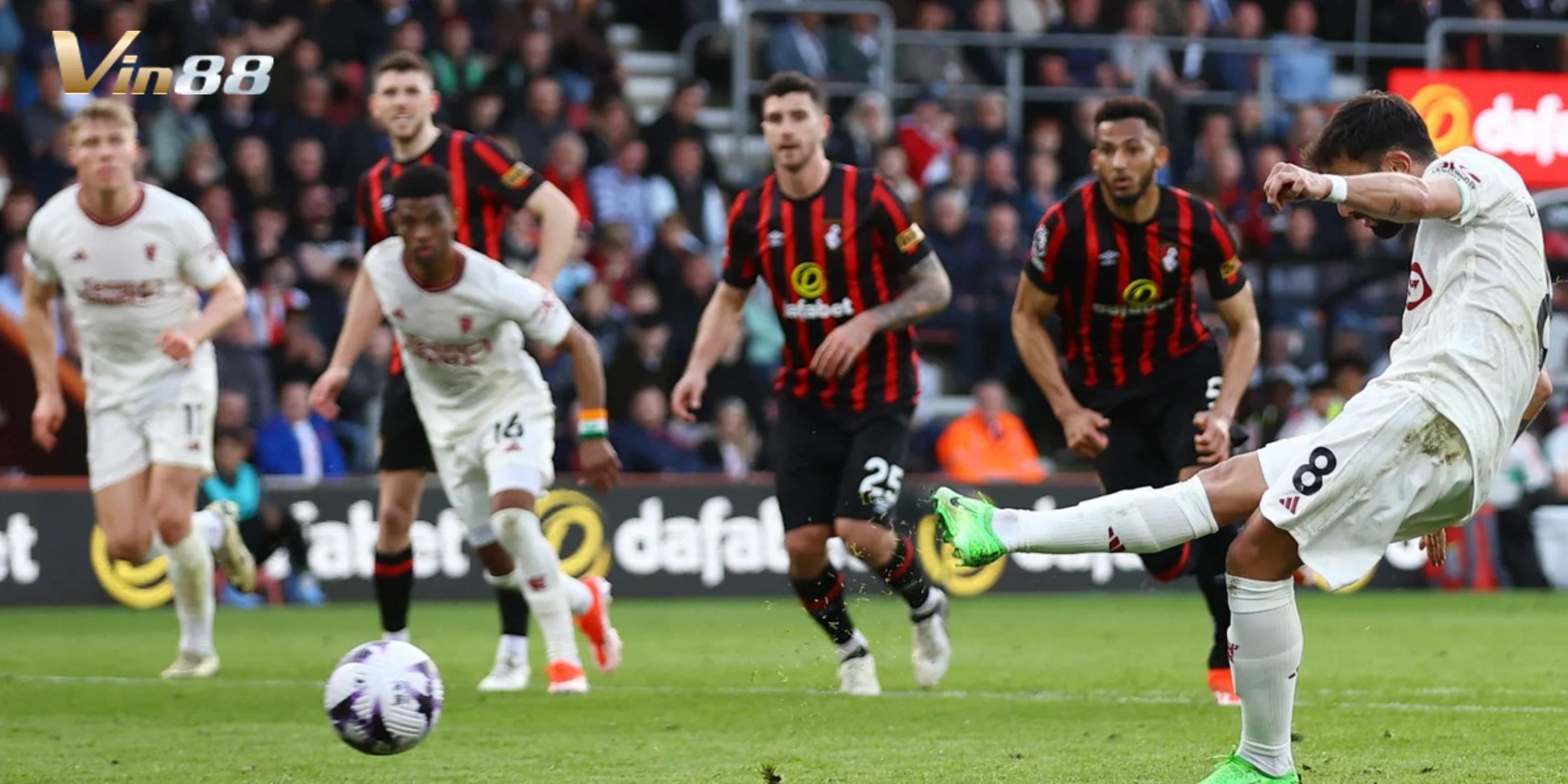 HLV Man Utd vs Bournemouth cân nhắc đội hình tối ưu trước giờ bóng lăn