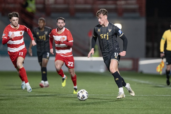 Màn đụng độ Dunfermline vs Hamilton FC