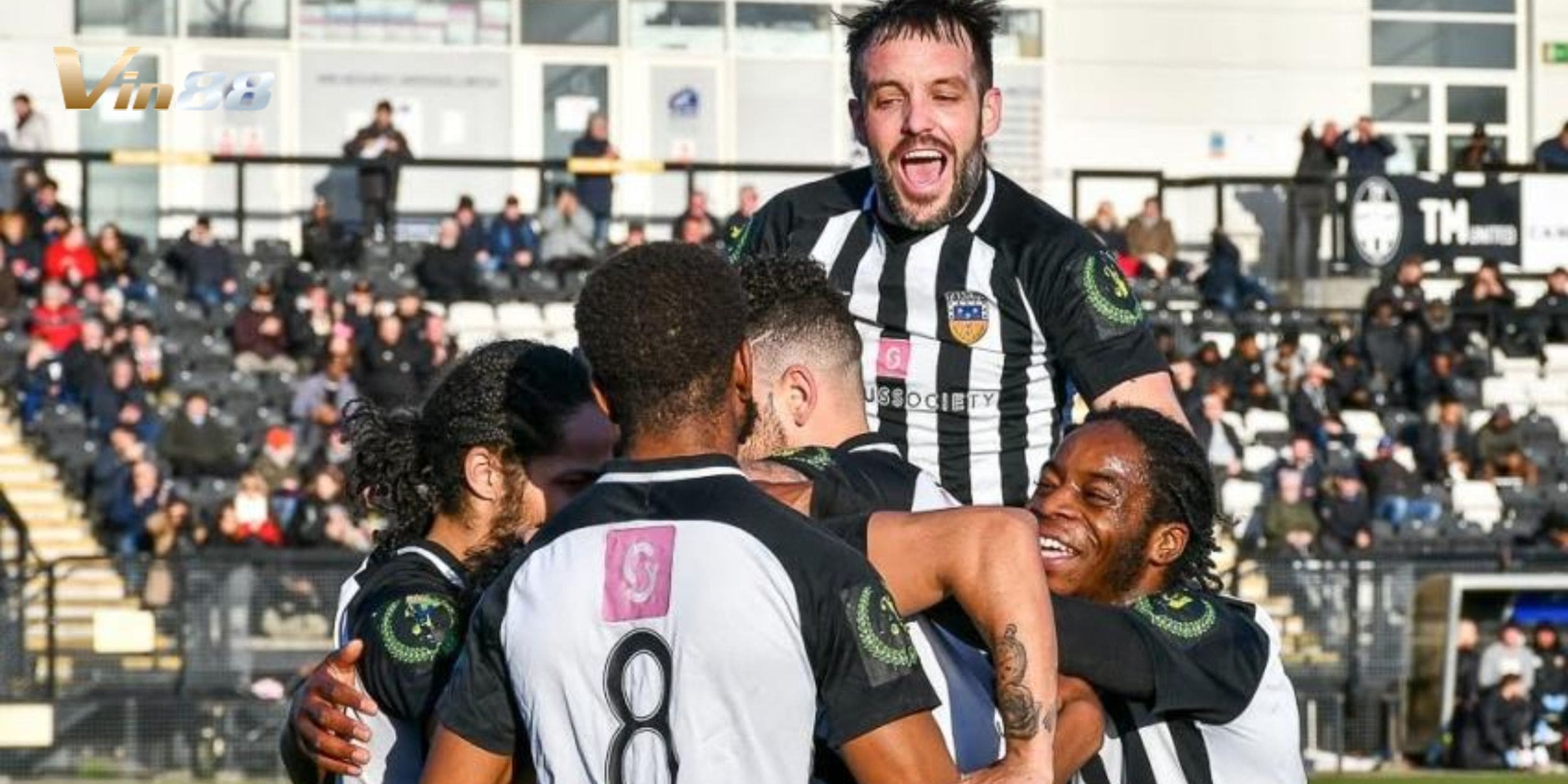 So sánh thực lực của Varndeanians vs Tooting & Mitcham United