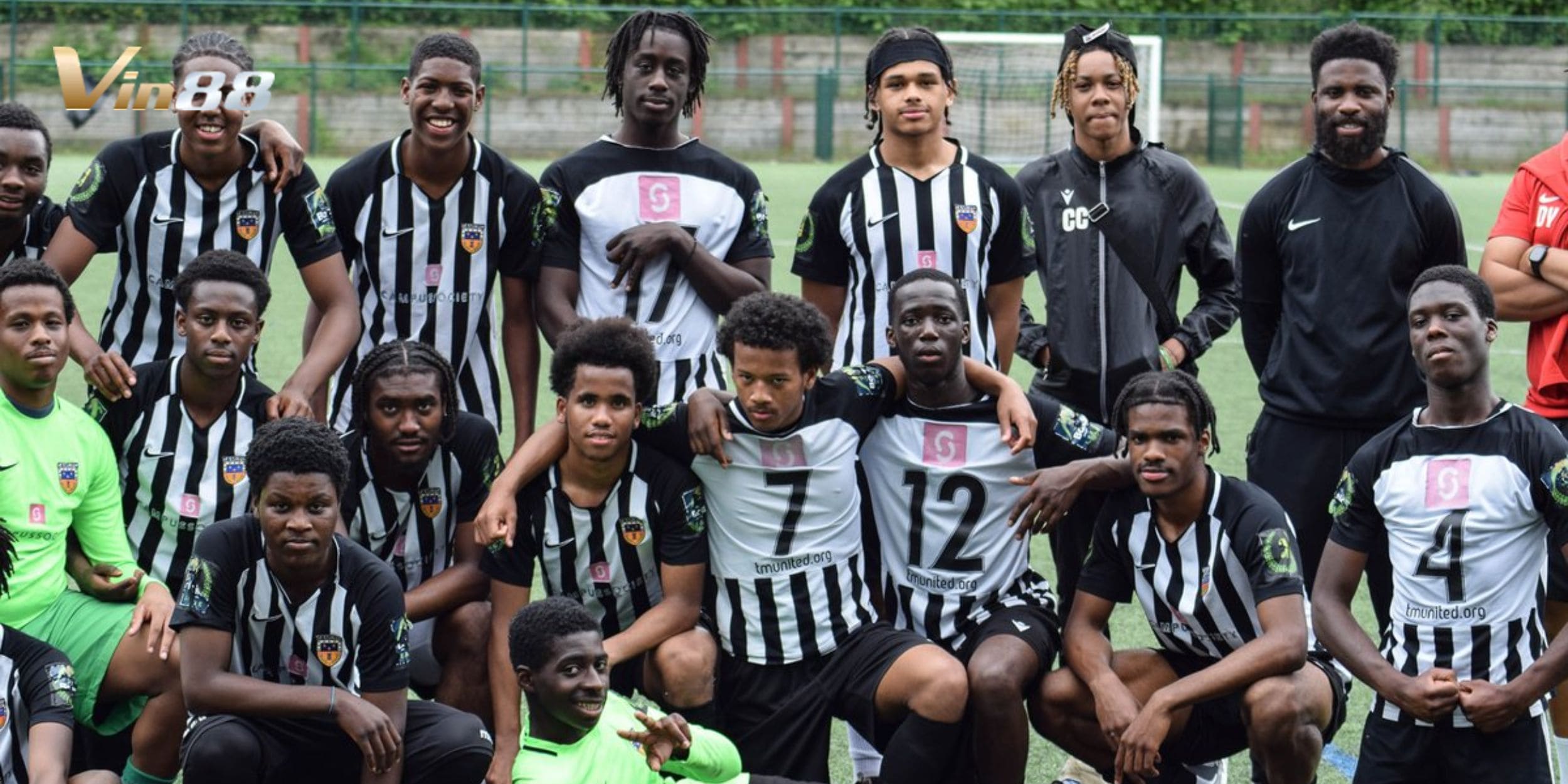 Tooting & Mitcham United hành quân đến sân Withdean với quyết tâm vượt qua Varndeanians