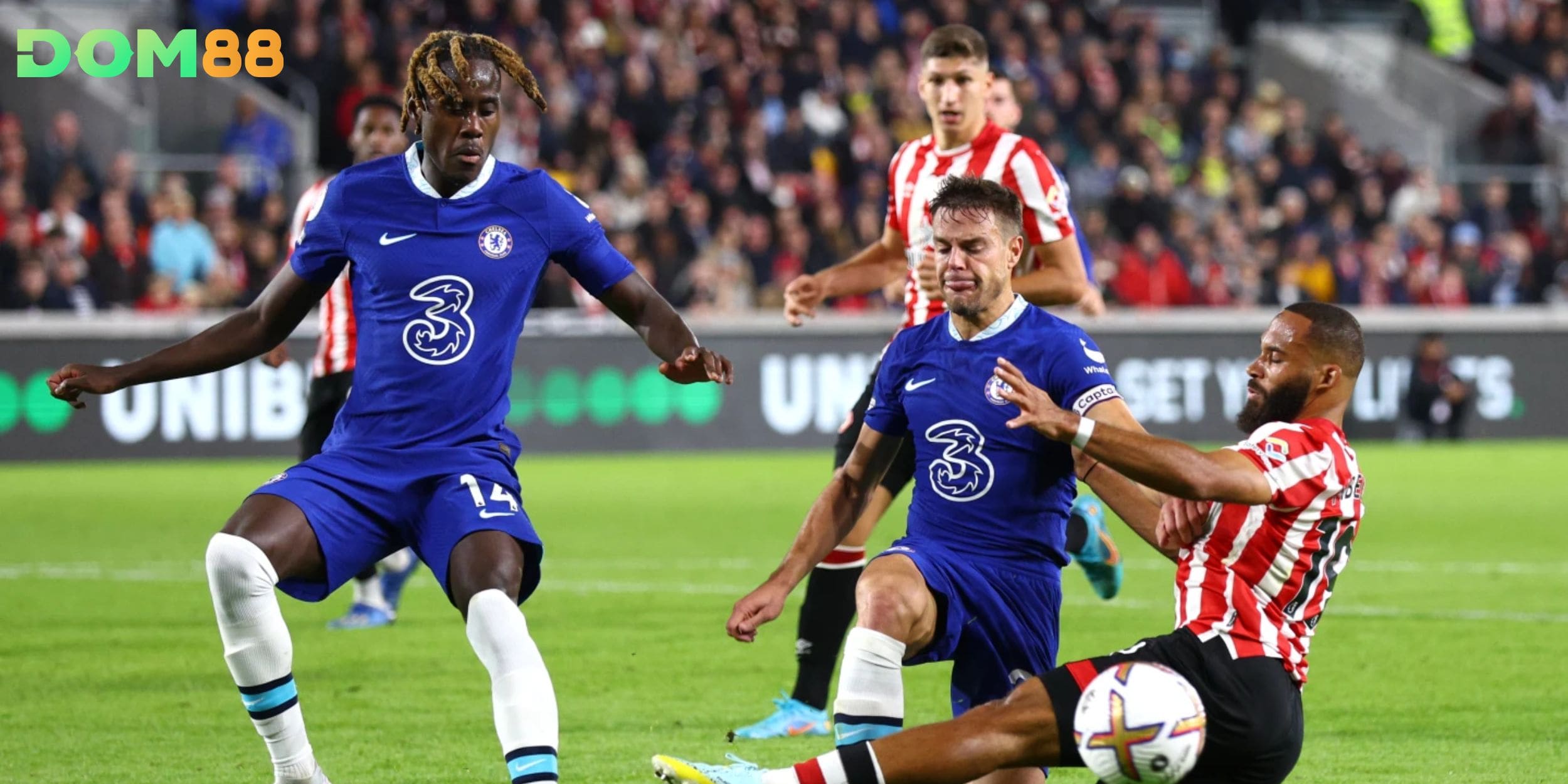 Khả năng phòng ngự chưa ổn định là điểm yếu Brentford cần khắc phục 