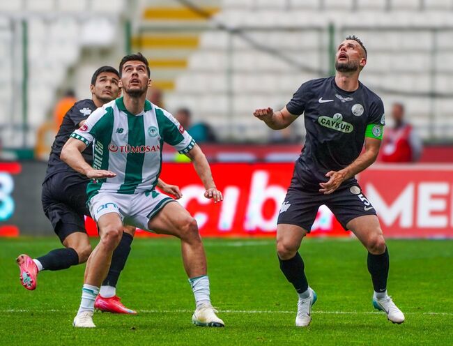 Màn đụng độ kịch tính Rizespor vs Goztepe