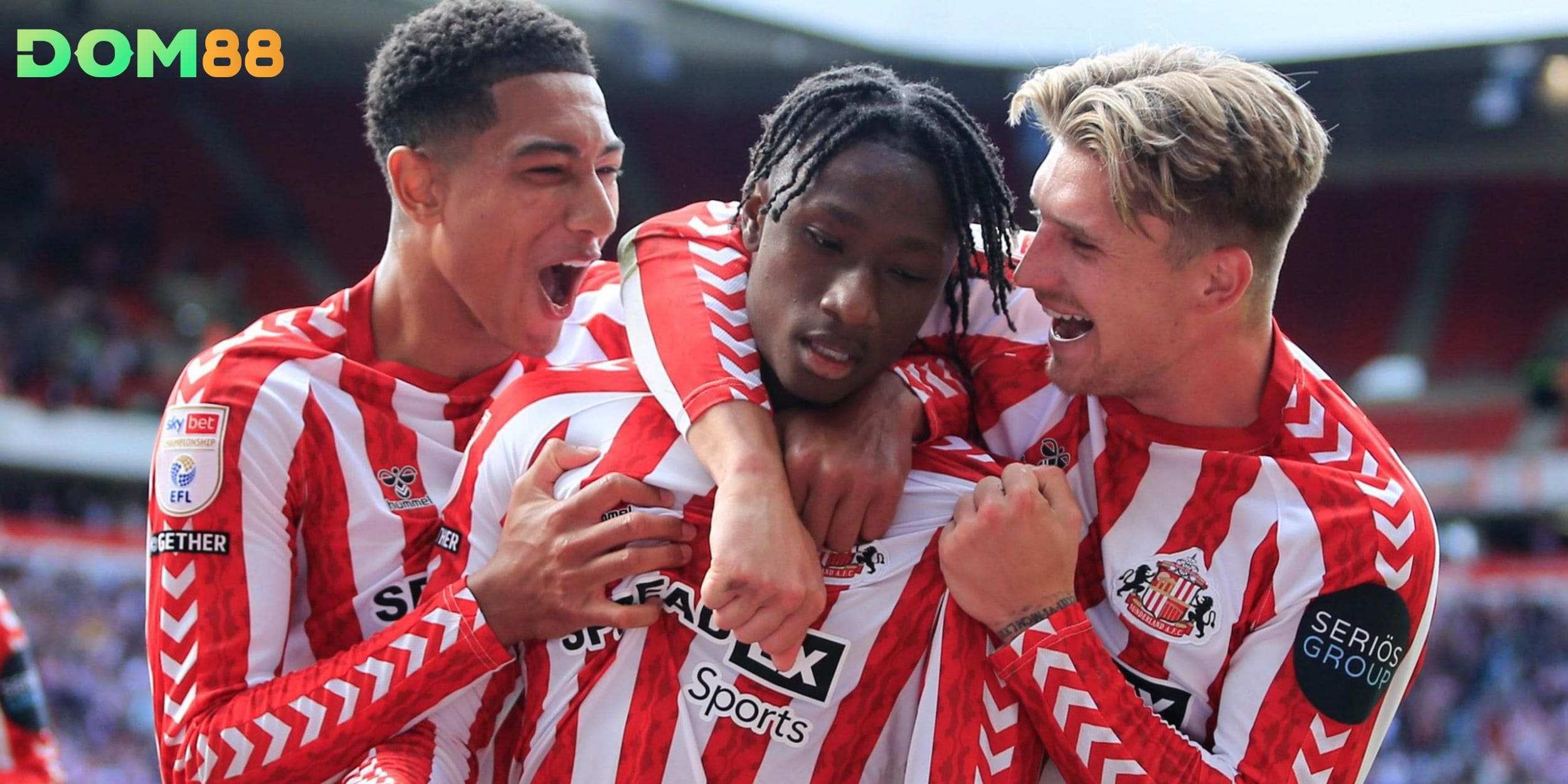 Phòng ngự của Sunderland lỏng lẻo, dễ thủng lưới khi bị phản công