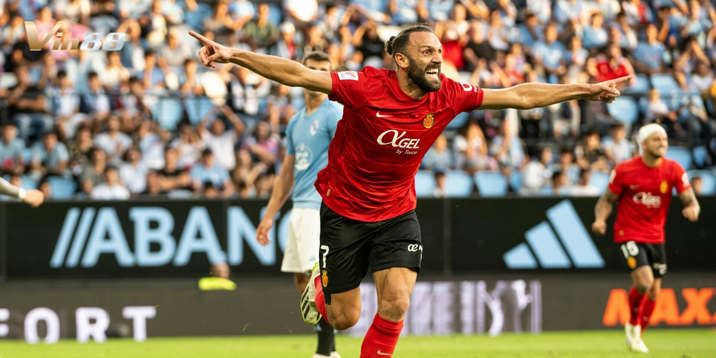 Son Moix hứa hẹn tiếp tục là điểm tựa vững chắc của đội bóng xứ đảo