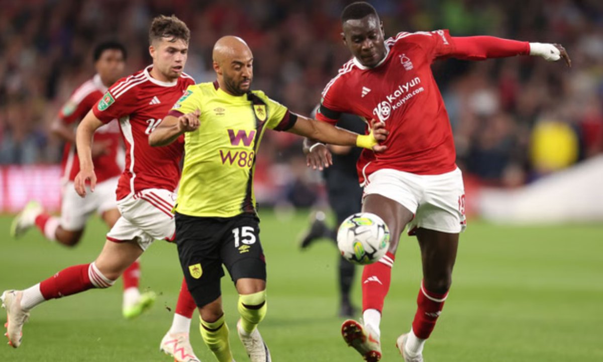 Phân tích phong độ Burnley vs Nottingham