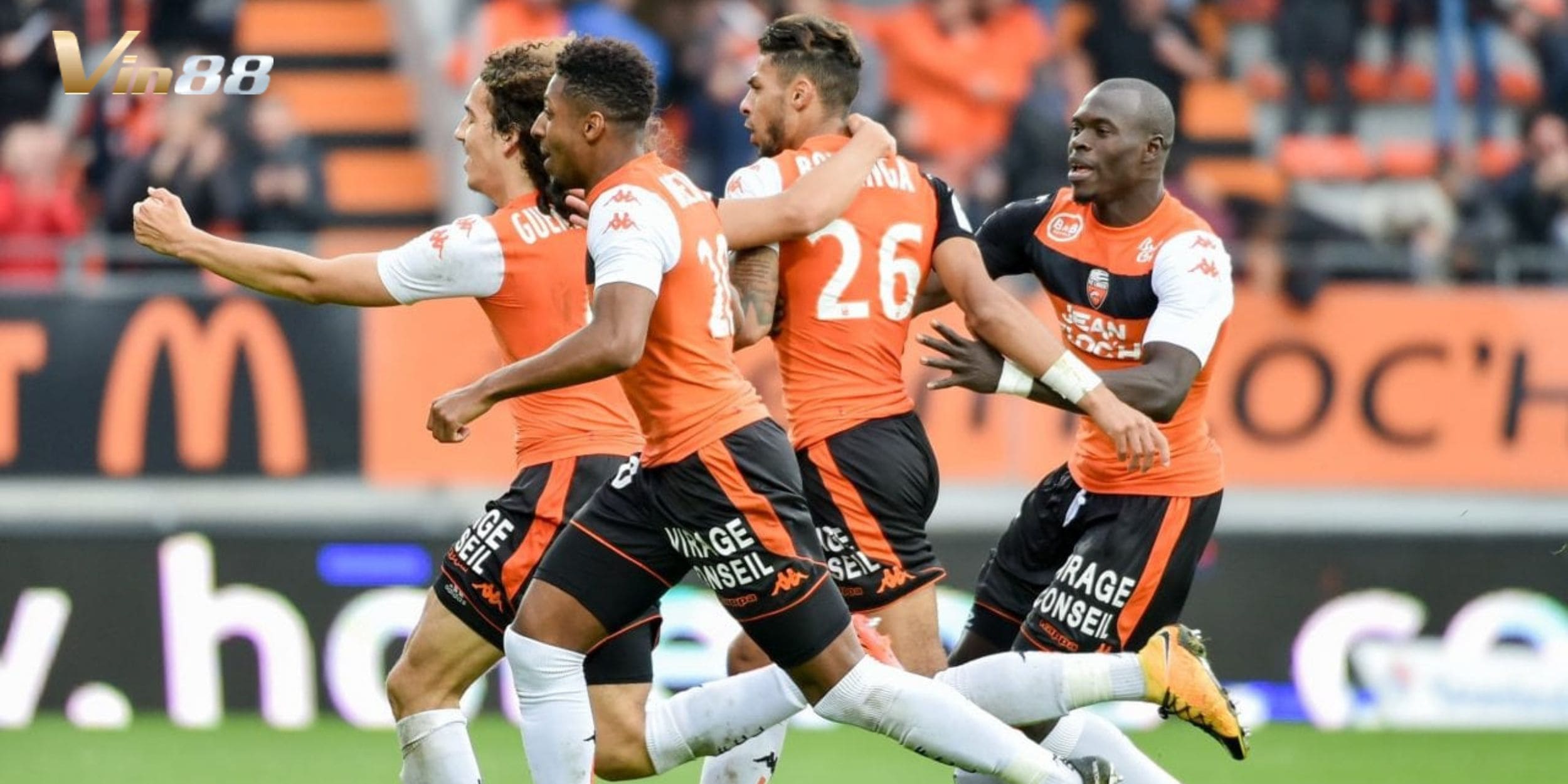 Hàng thủ mong manh khiến Lorient dễ sụp đổ trước các đối thủ mạnh