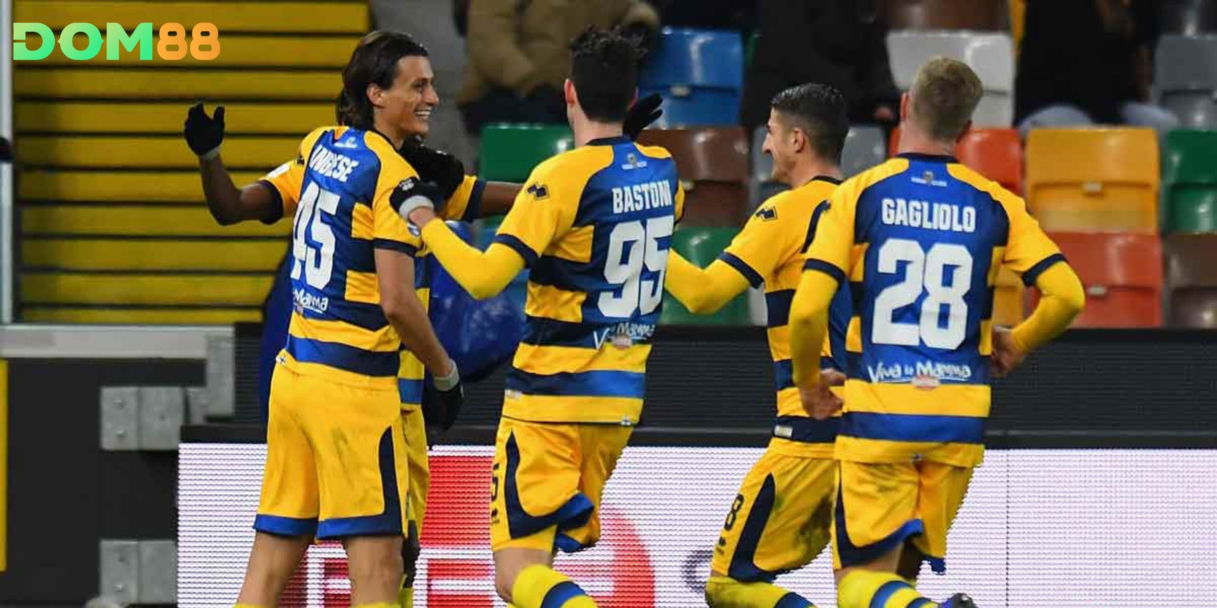 Hàng thủ Parma liên tục mắc lỗi vị trí, là điểm yếu dễ bị khai thác