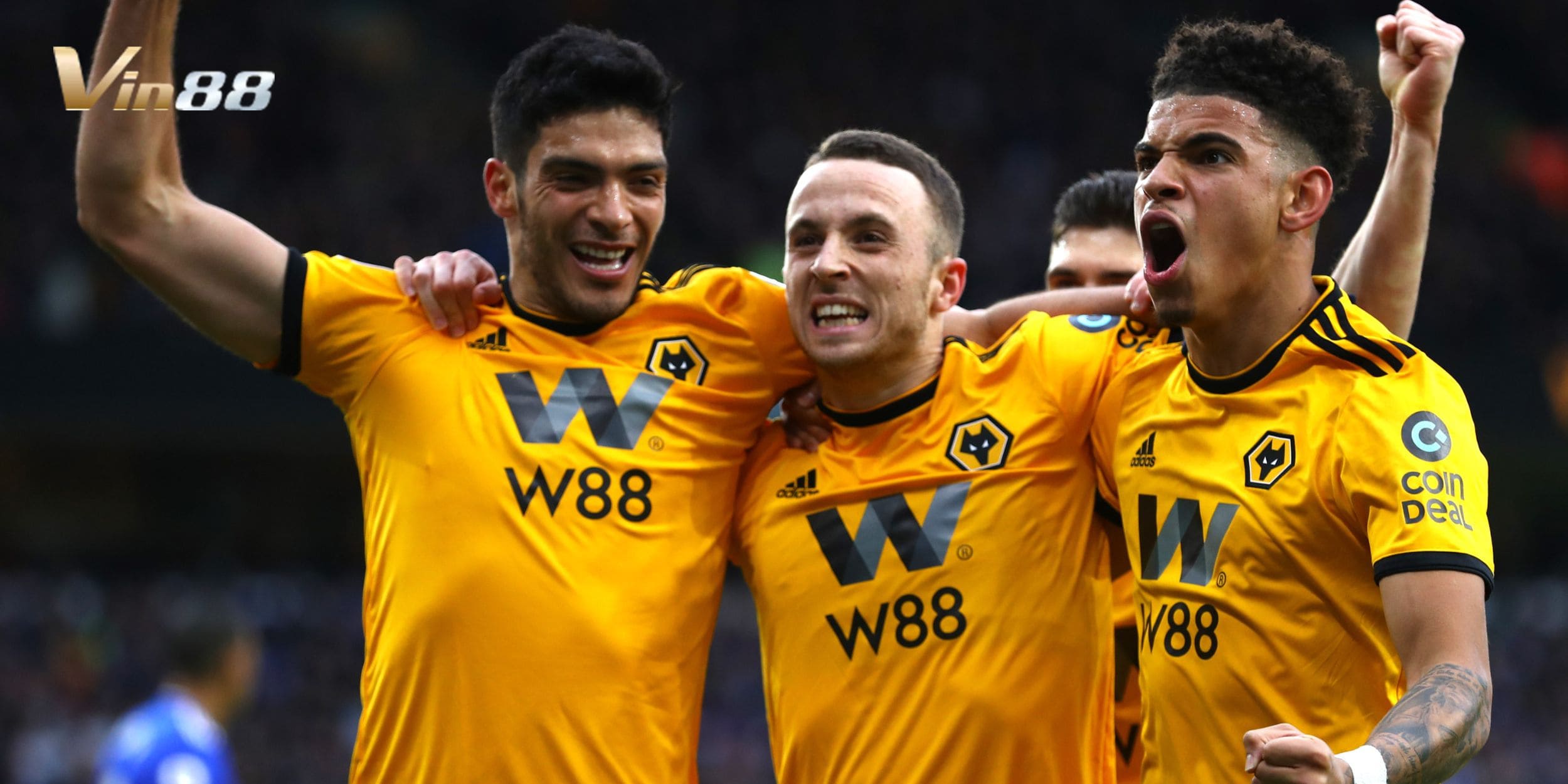 Hàng tiền vệ dễ mất quyền kiểm soát, khiến Wolves thường lép vế trước đối thủ