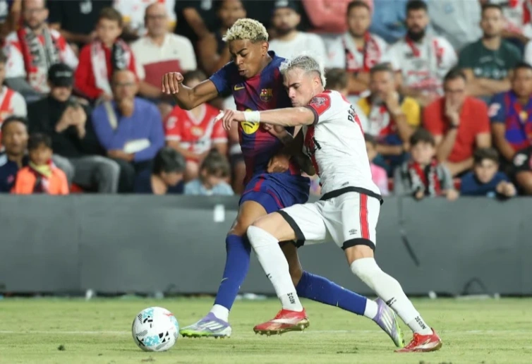 Trước trận đấu Oviedo vs Barcelona