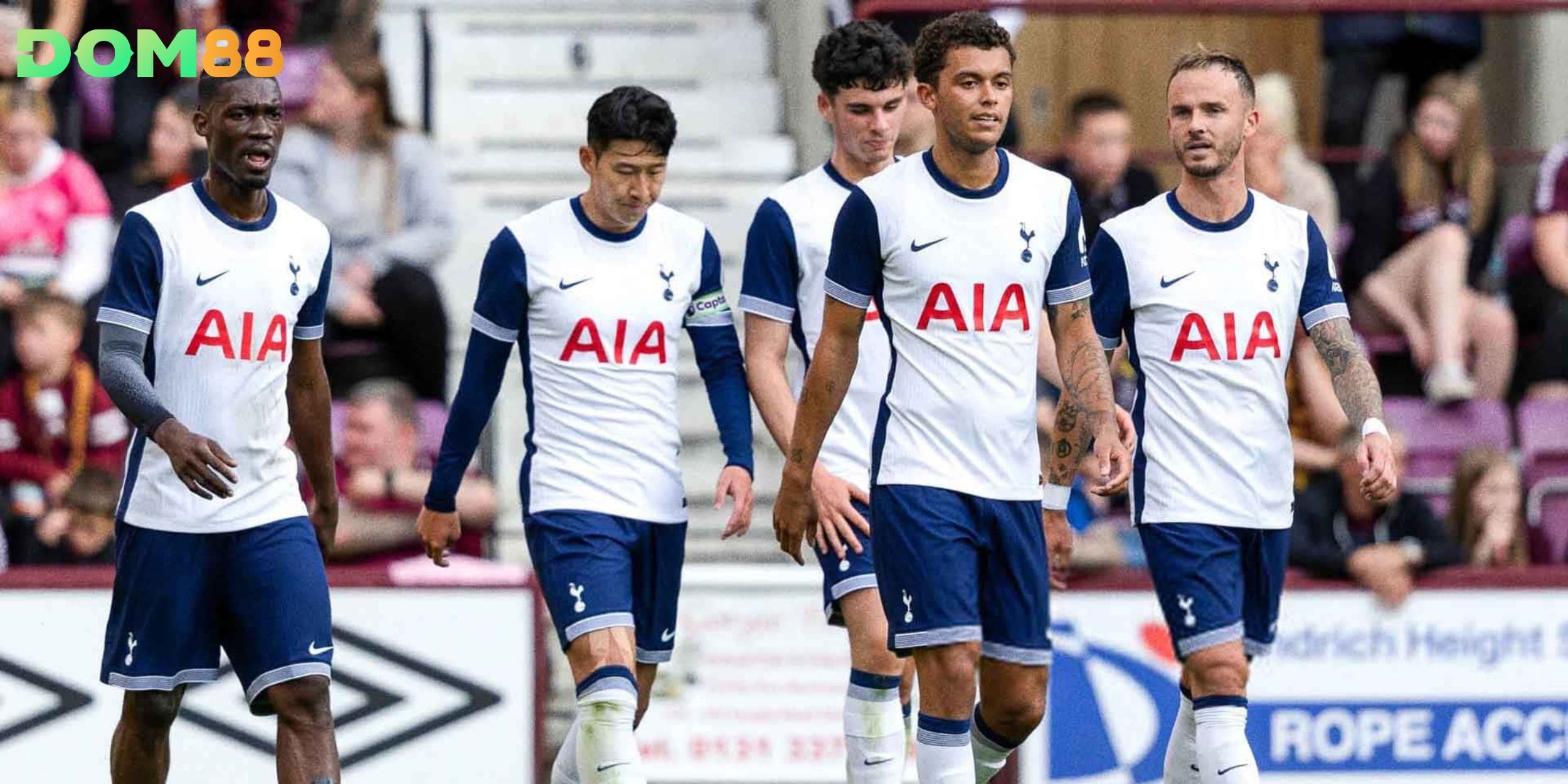 Tottenham Hotspur ra sân với sơ đồ 4-3-3 quen thuộc dưới thời Postecoglou