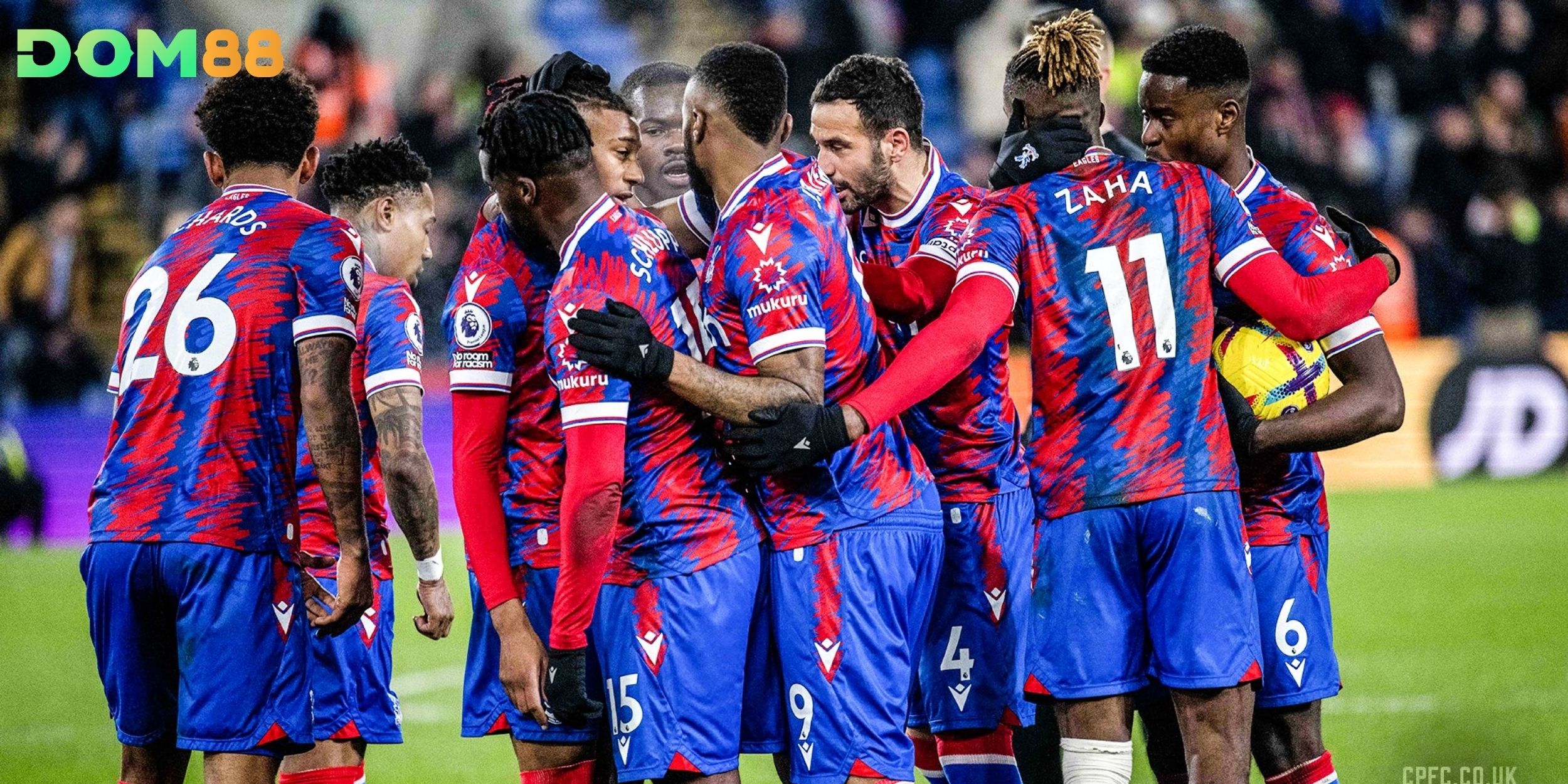 Crystal Palace có thể chọn sơ đồ 4-3-3 tấn công để ép sân