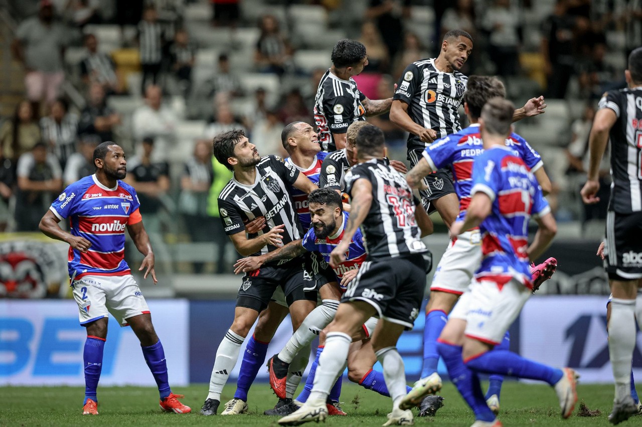 Trước giờ bóng lăn