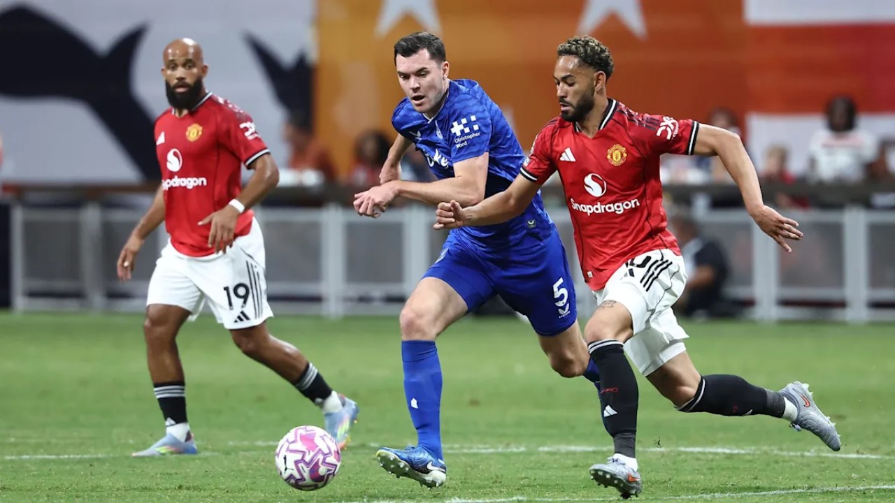 Trước giờ bóng lăn