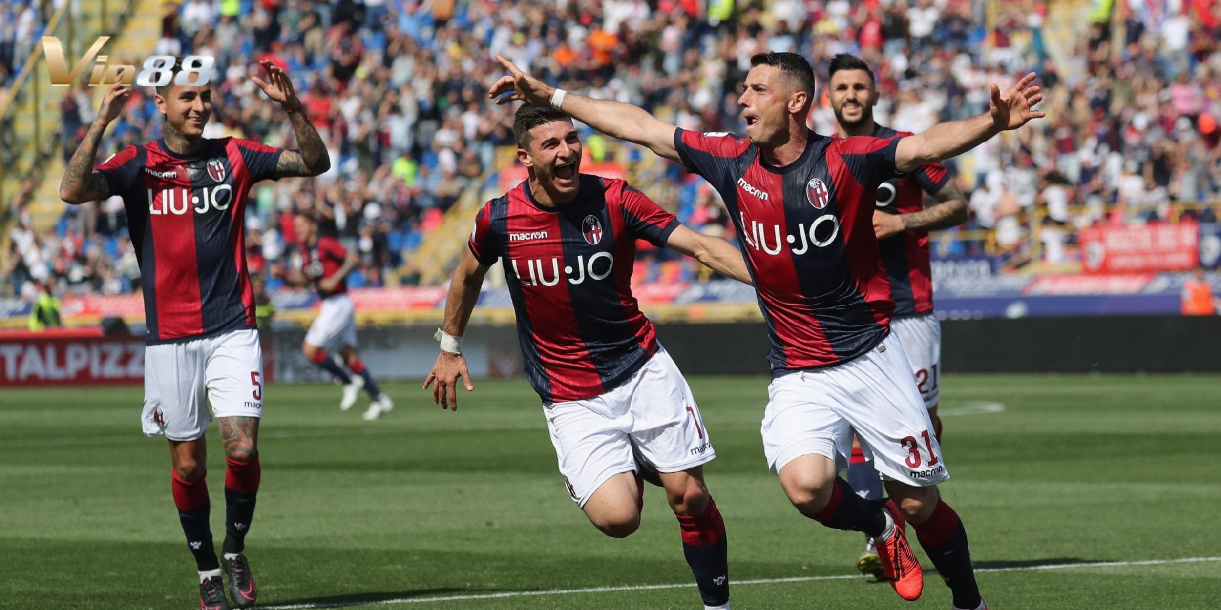 Bologna nổi bật với lối chơi pressing tầm cao hiệu quả