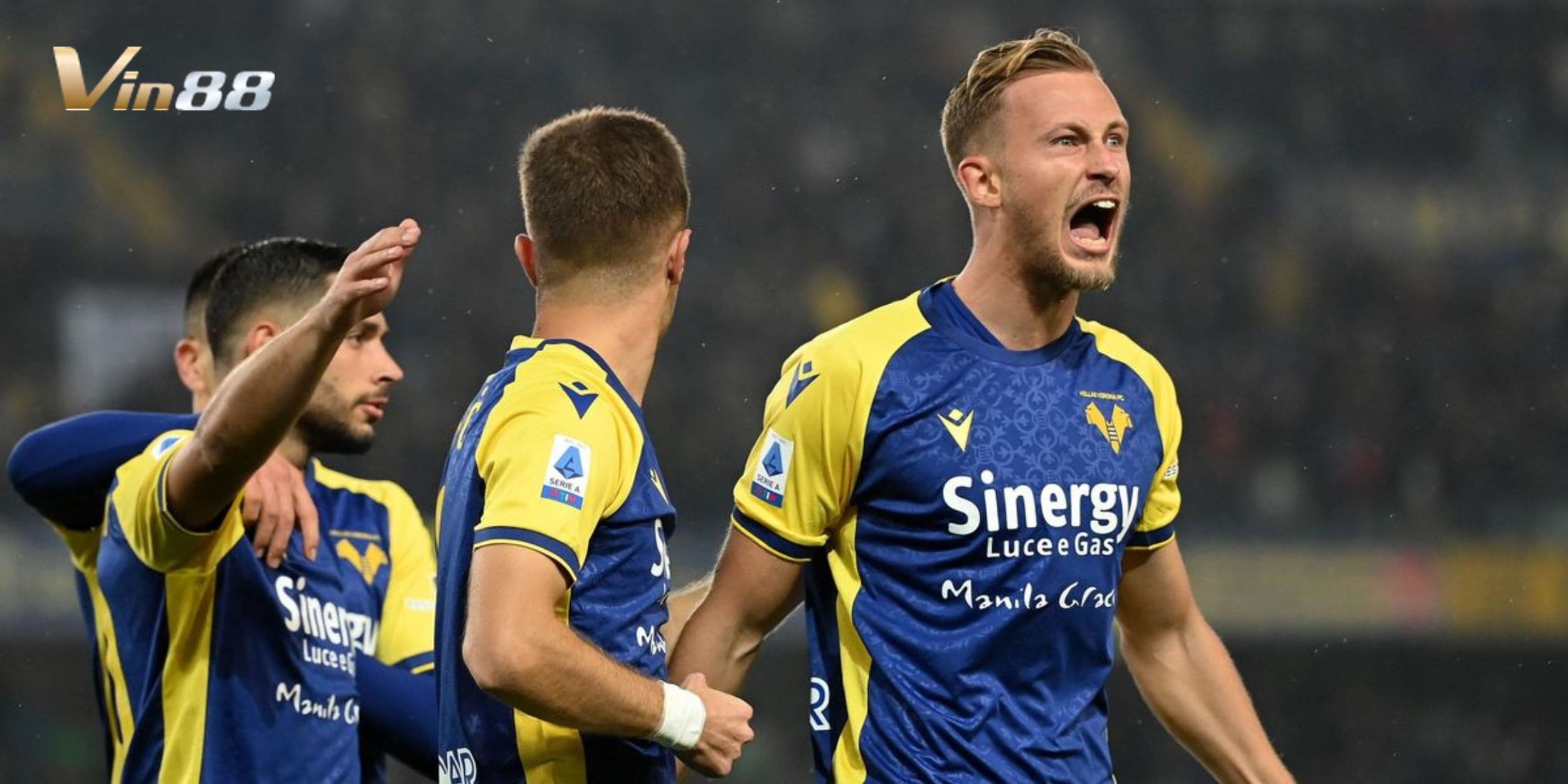 Hellas Verona có thể chọn sơ đồ 3-4-2-1 phòng ngự phản công