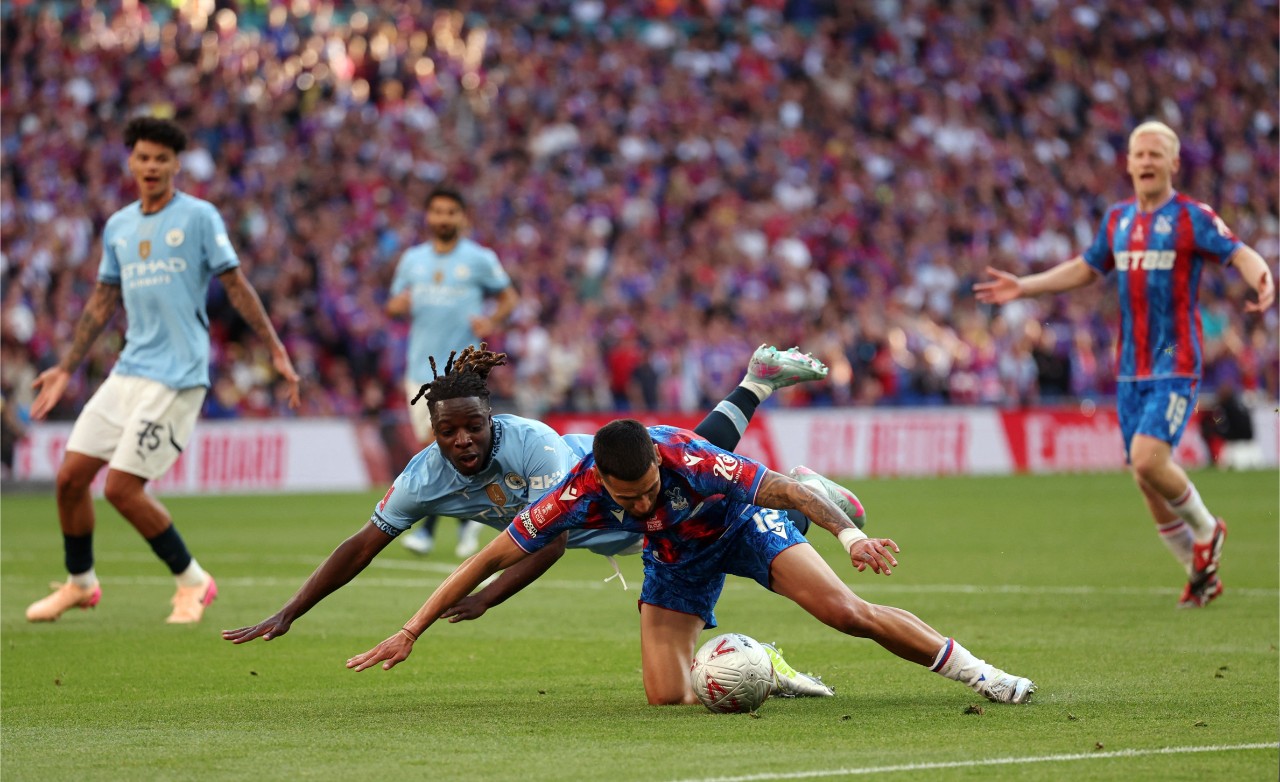 Trước giờ bóng lăn