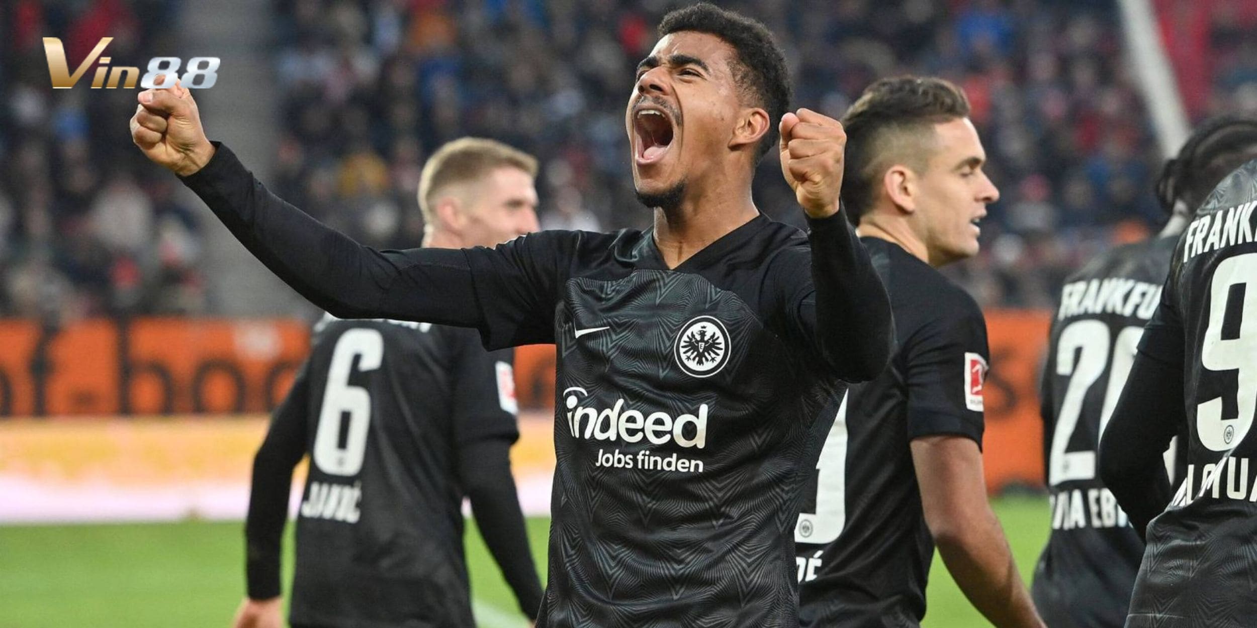 Eintracht Frankfurt gặp khó khi liên tiếp thua trận tại đấu trường Cúp C1