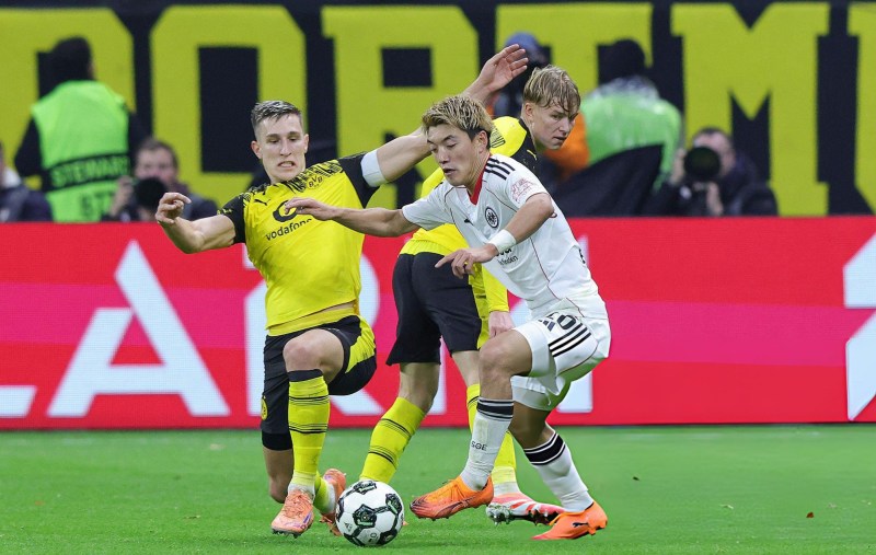 Frankfurt sẽ có trận cầu khó khăn trước Dortmund