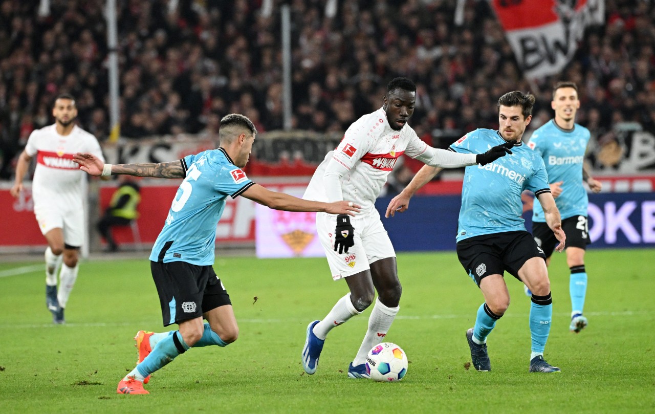 Trước giờ bóng lăn