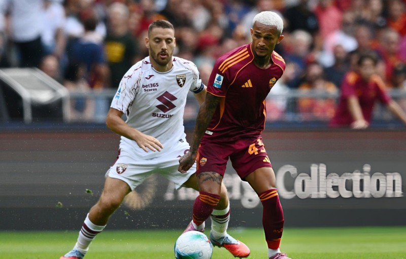 Roma tự tin khuất phục Torino