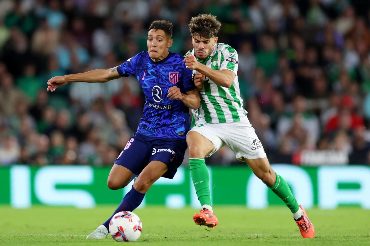 Trước giờ bóng lăn