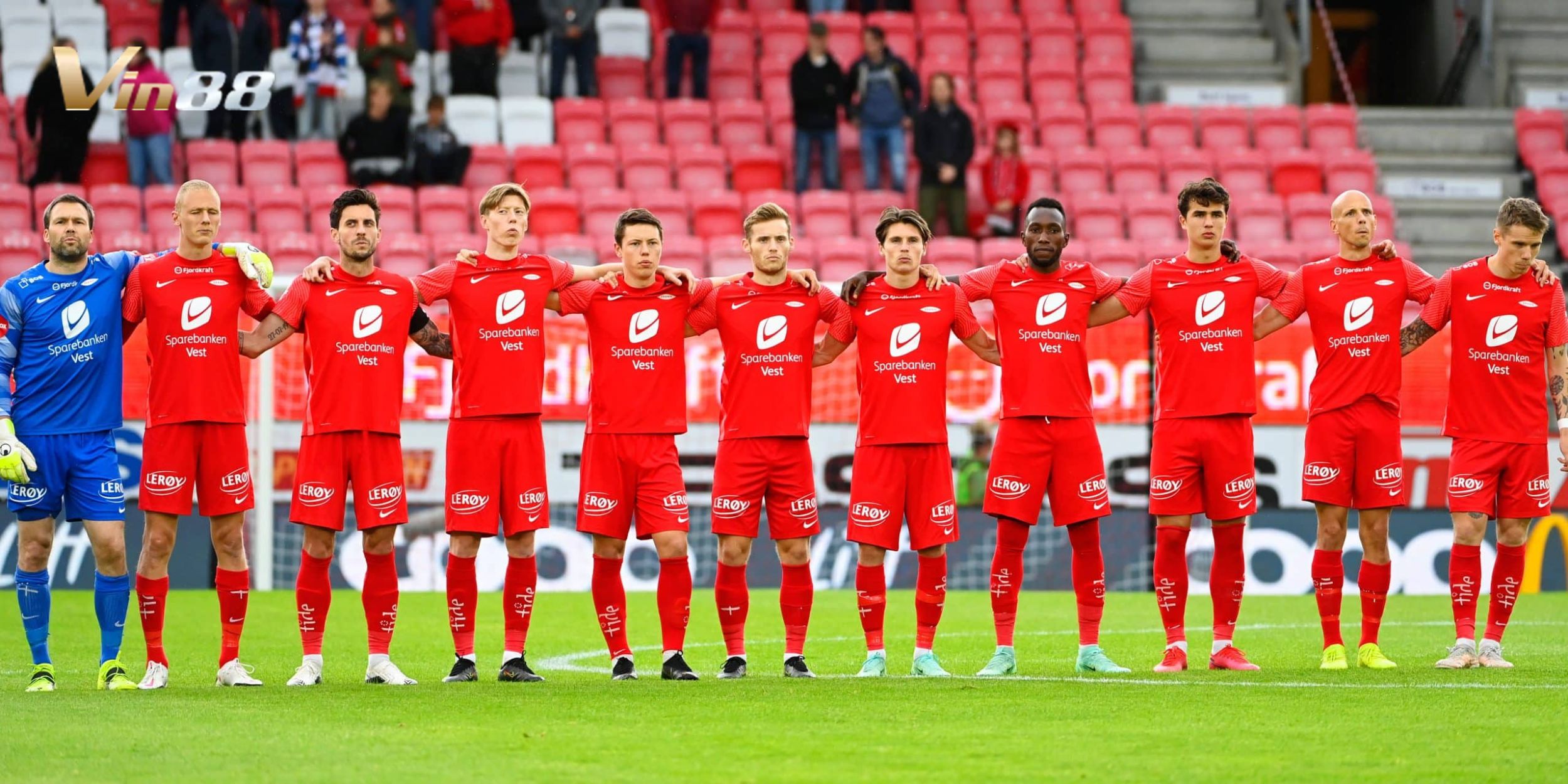 Hàng phòng ngự Brann thường xuyên mắc sai lầm ở thời điểm then chốt