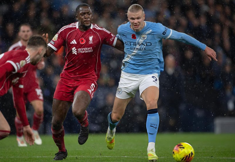 Liverpool đại chiến sinh tử với Man City