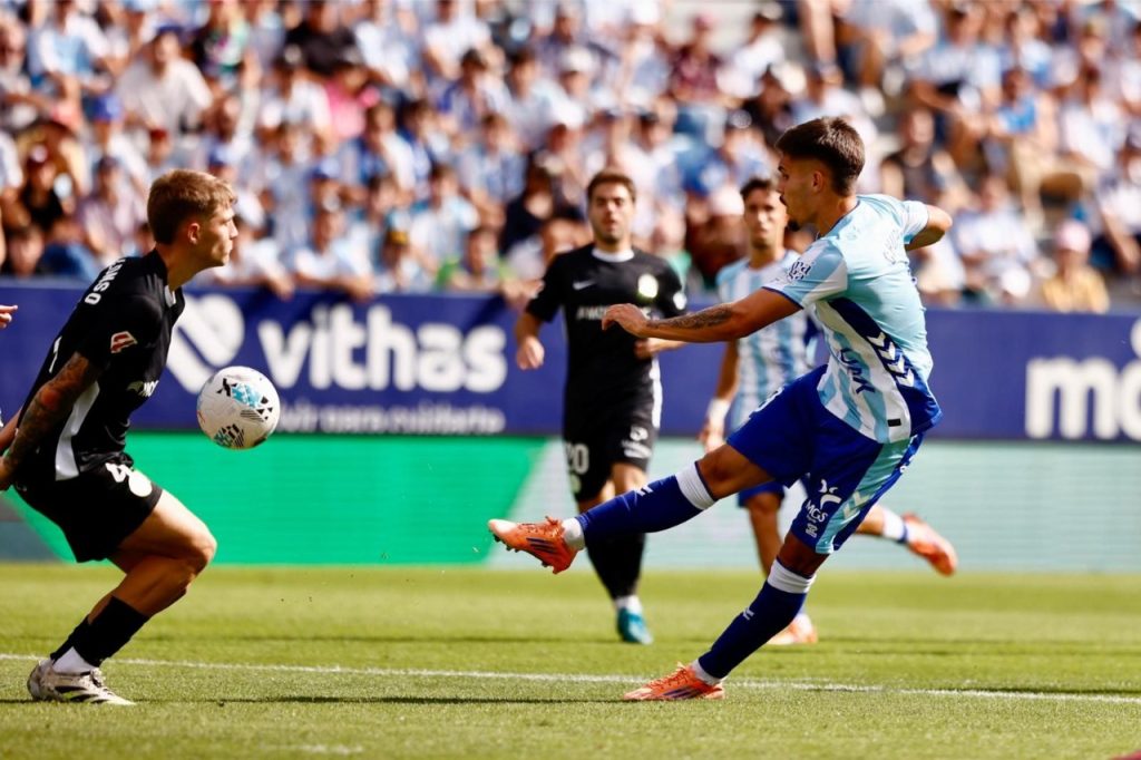 Trước giờ bóng lăn